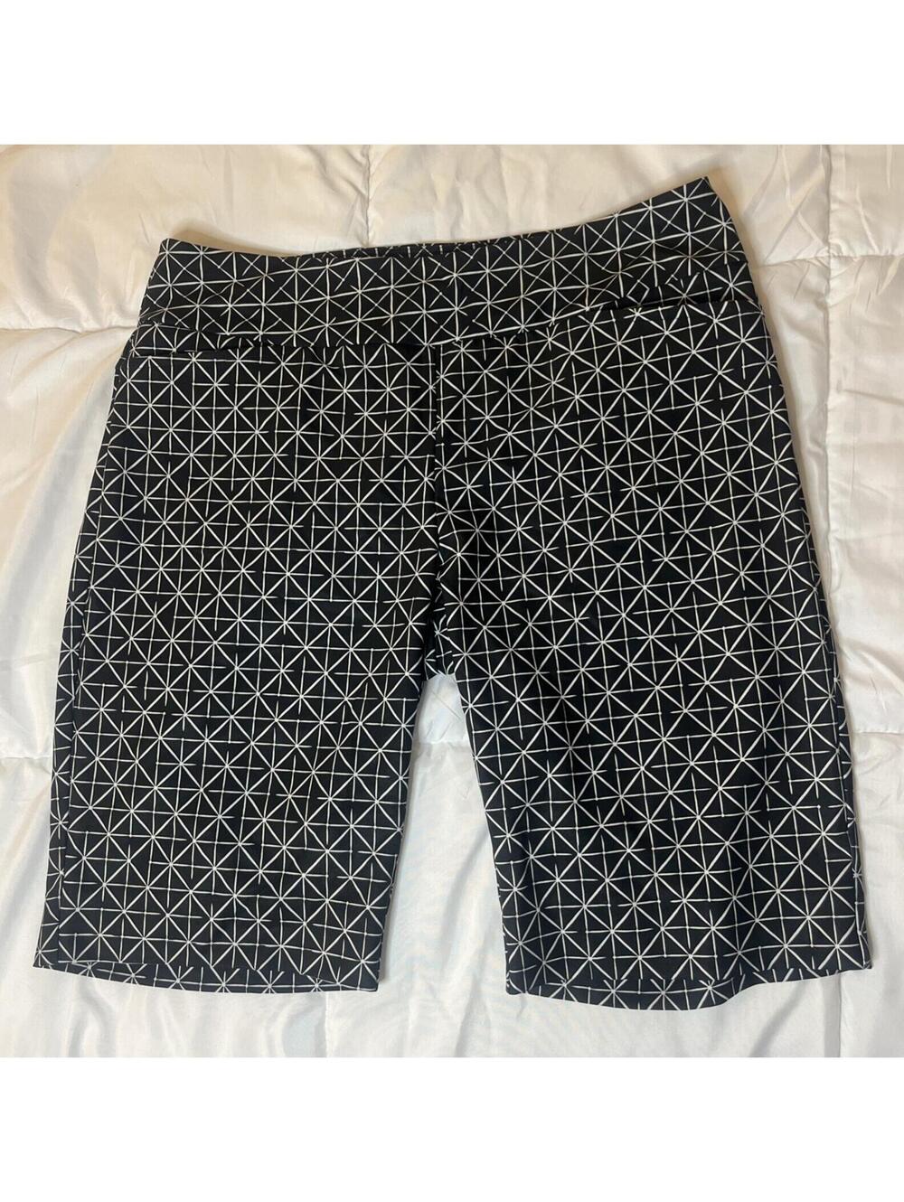 Women’s Size 14 Black White Geometric Golf Bermuda Shorts Stretch: Tail Brand